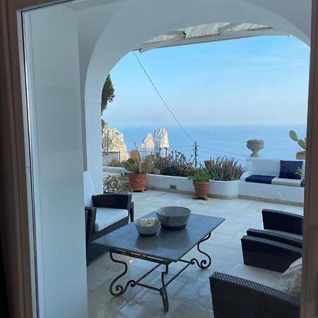Villa di fronte i faraglioni Capri Esterno foto